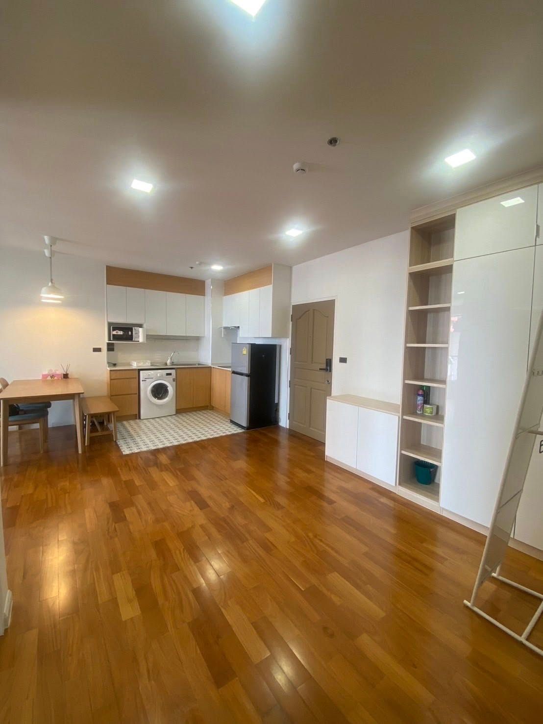 Pathumwan Resort - Image 4