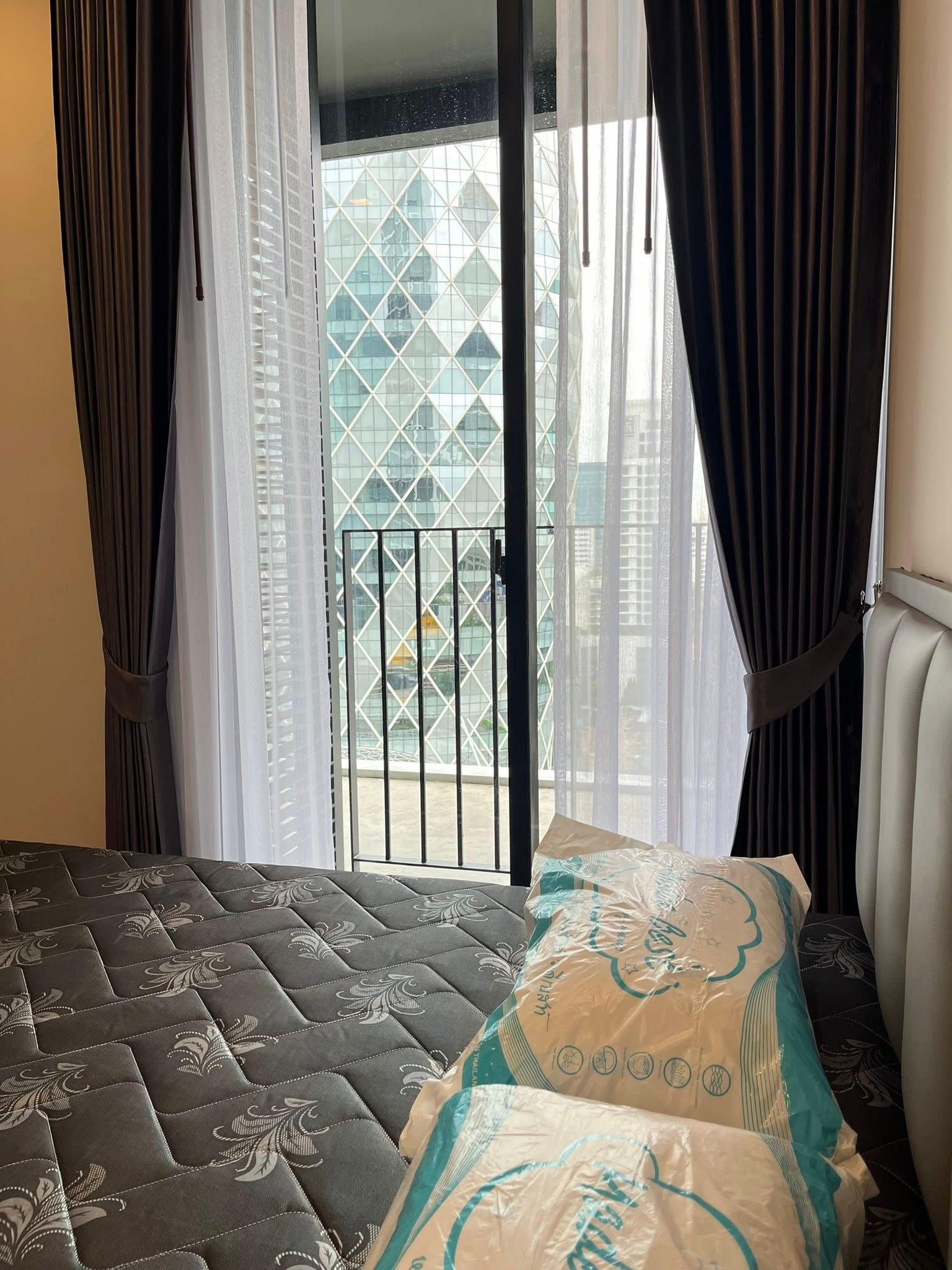 Noble Around Ari - Image 11