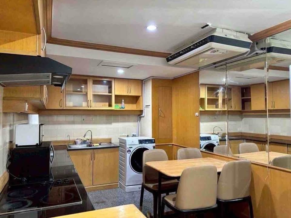 Silom Suite Condominium - Image 2