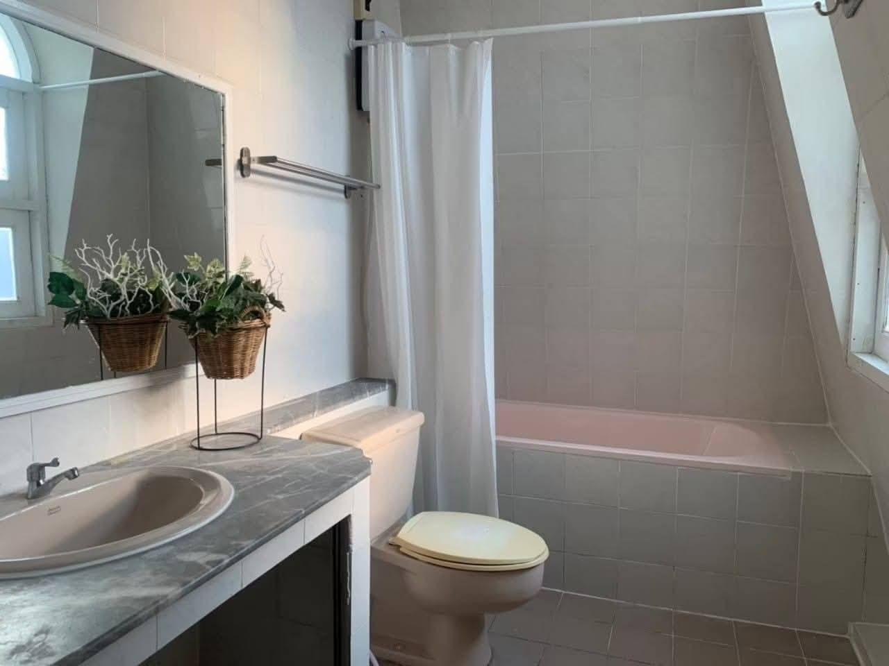 4 Bedroom Townhouse For Rent in Wang Mai, Pathum Wan, Bangkok - Image 24