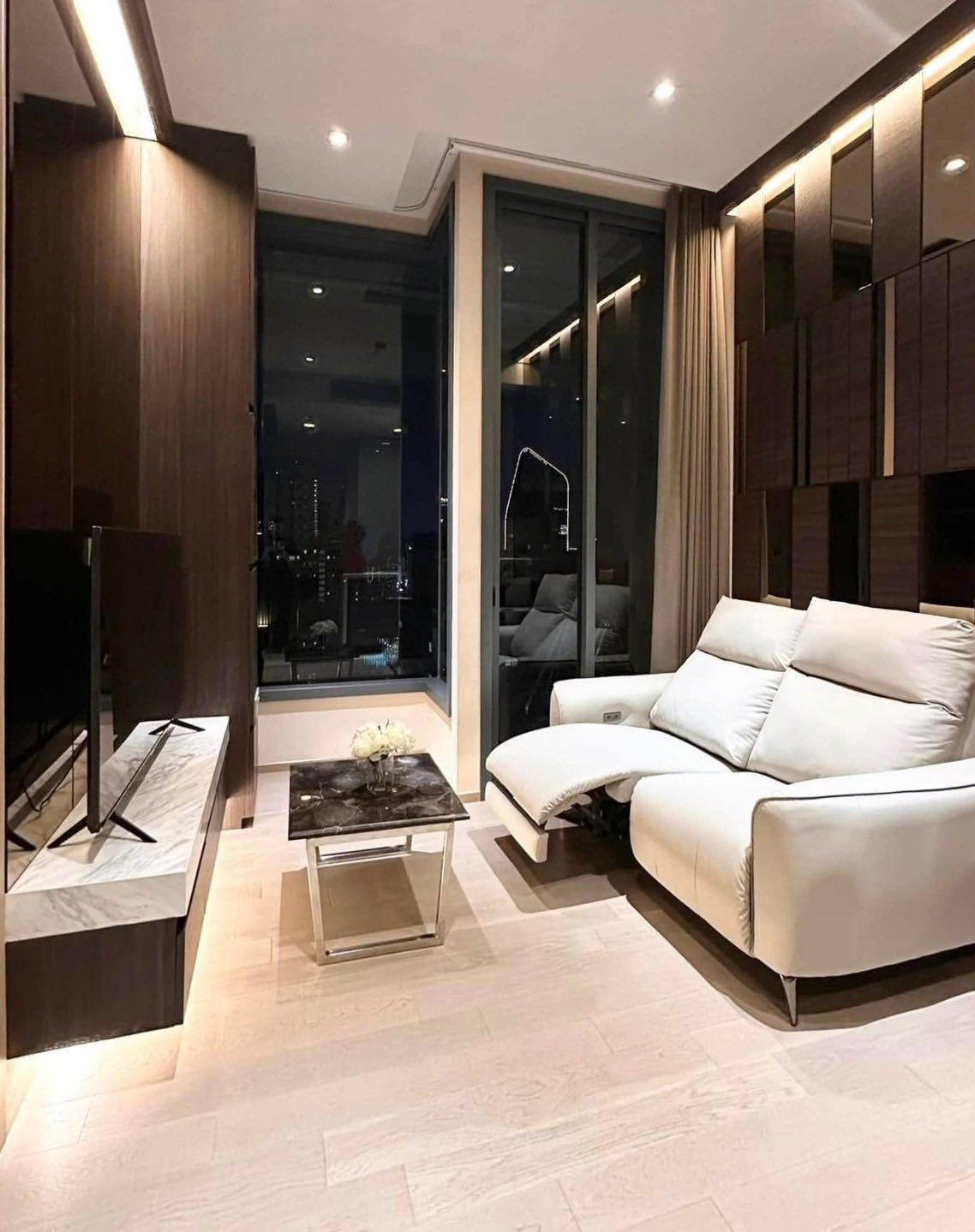 The ESSE Asoke - Image 1