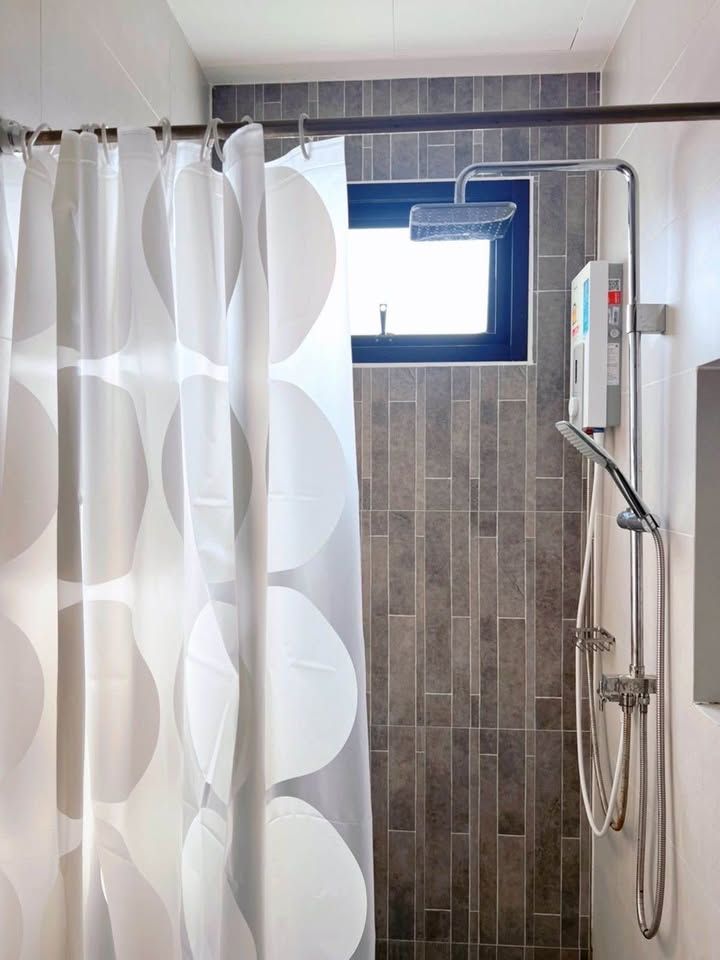 4 卧室 联排别墅 出租 在  - Image 16