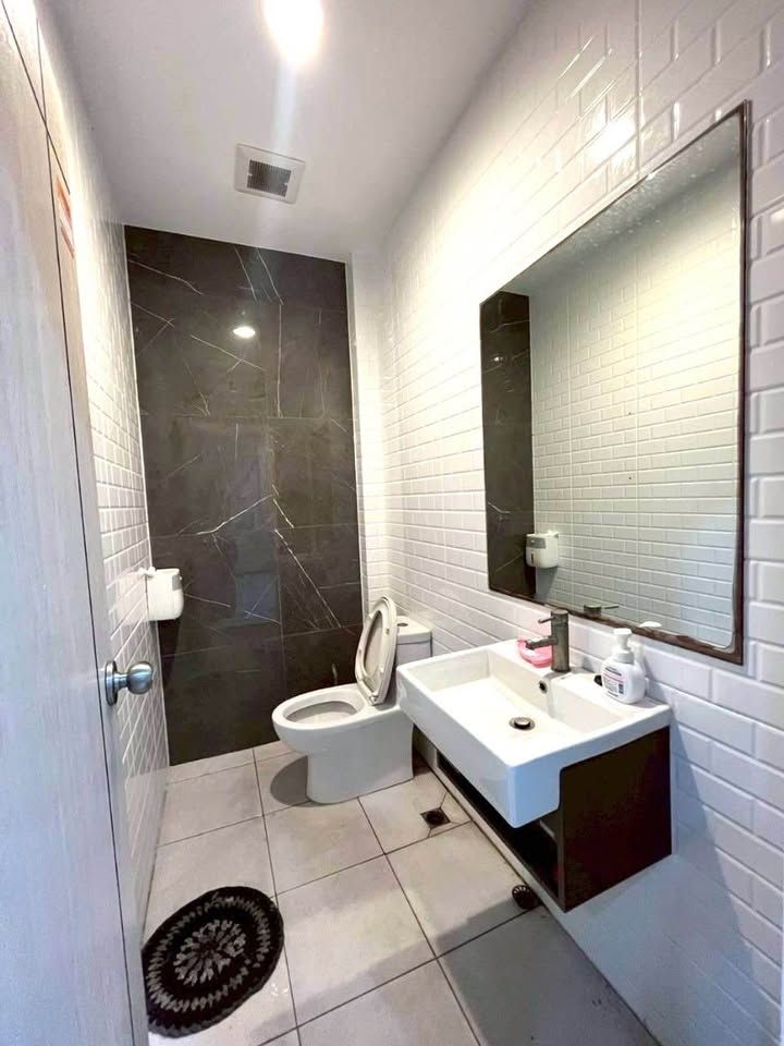 4 卧室 联排别墅 出租 在  - Image 18