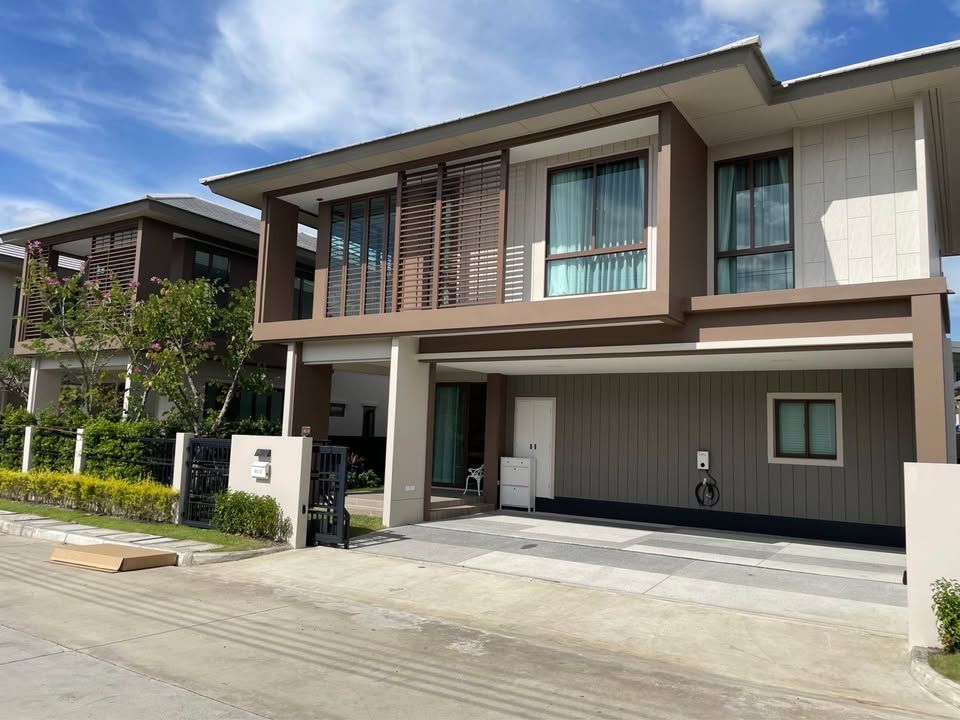 Burasiri Krungthep Kreetha - Image 1