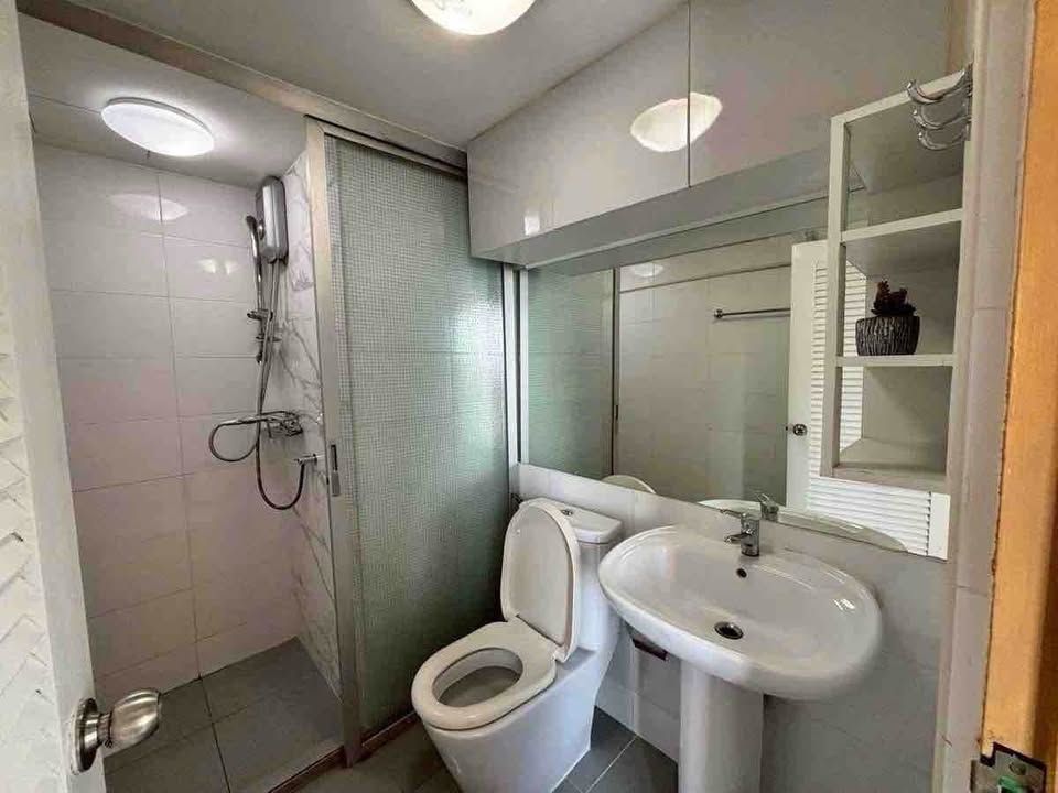 Silom Suite Condominium - Image 6