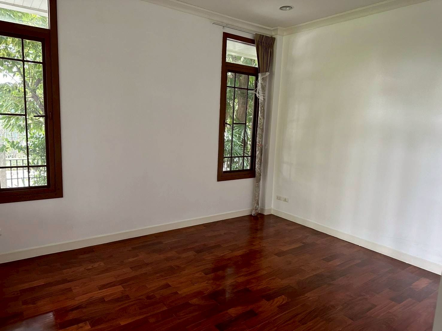 Narasiri Phatthanakan-Srinakarin - Image 8