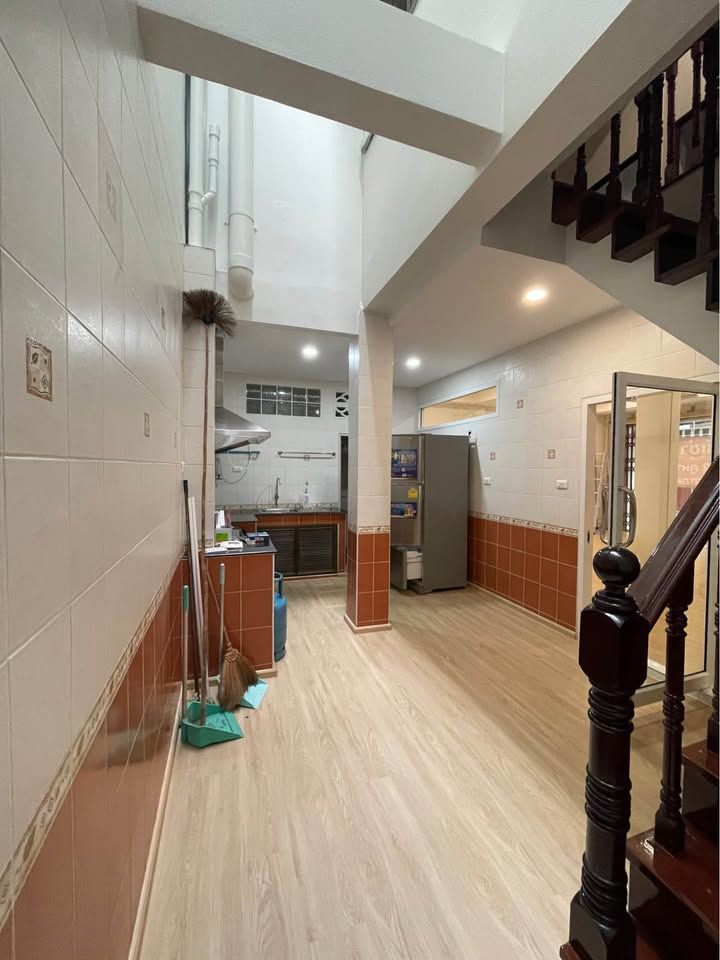  Building For Rent in Rong Mueang, Pathum Wan, Bangkok - Image 13