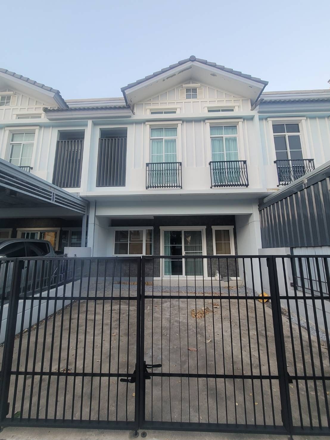 3 卧室 联排别墅 出租 在  - Image 1