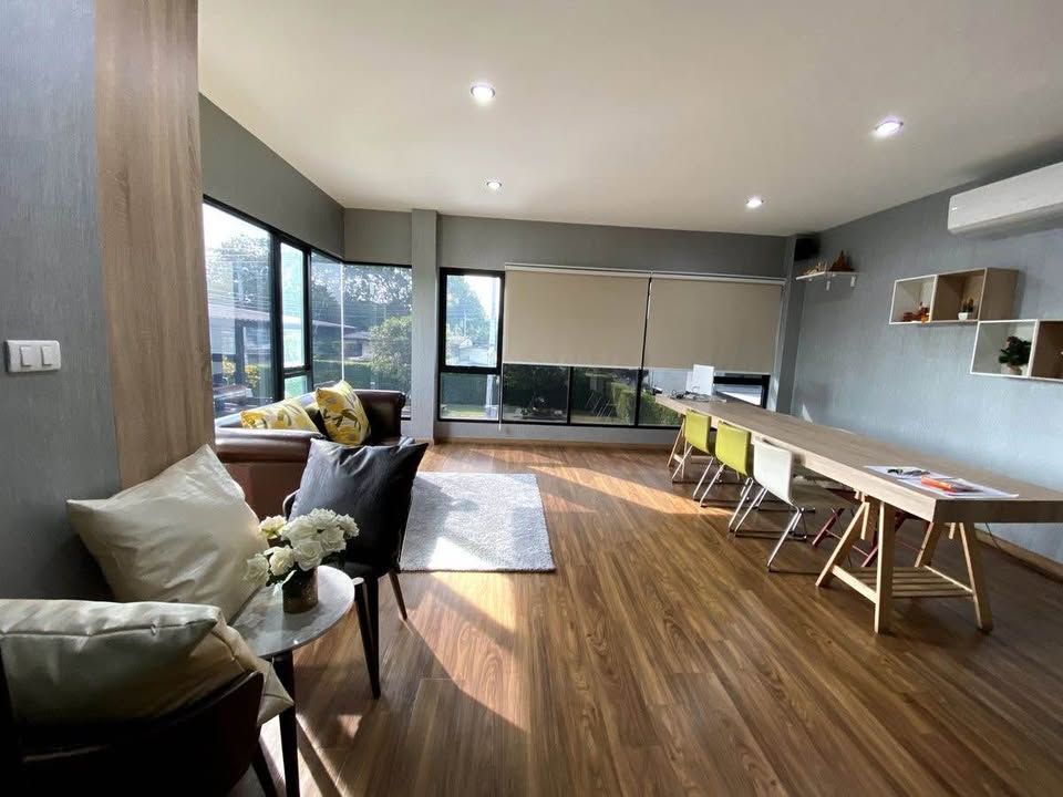 4 卧室 联排别墅 出租 在  - Image 2