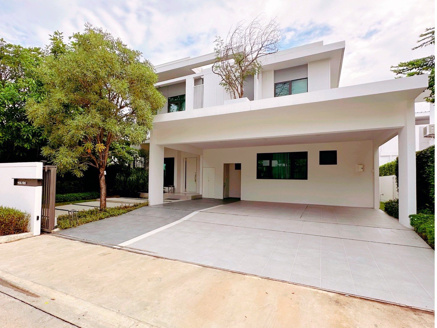 4 Bedroom House For Sale in Bang Chalong, Bang Phli, Samut Prakan - Image 2