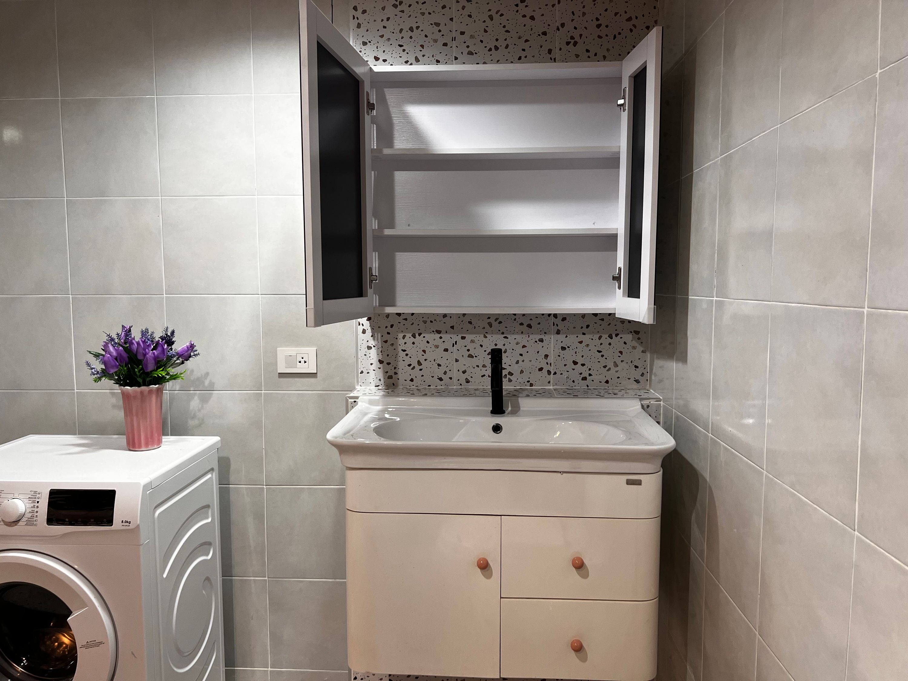 สเตท ทาวเวอร์ - Image 21