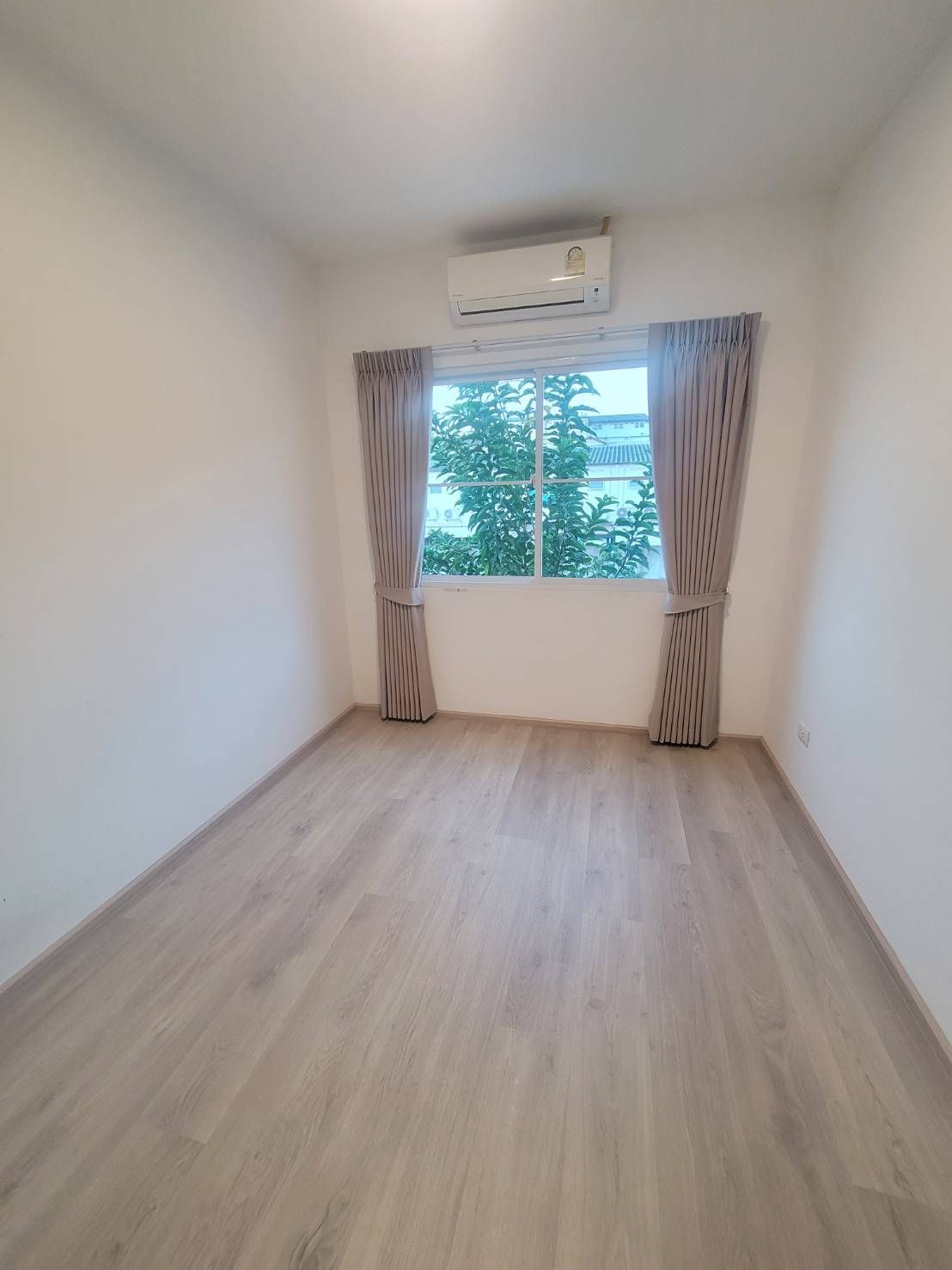 3 卧室 联排别墅 出租 在  - Image 9