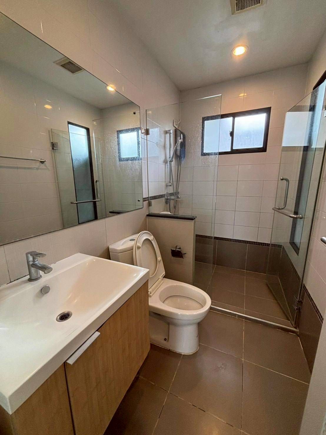 4 卧室 独立房屋 出租 在  - Image 11