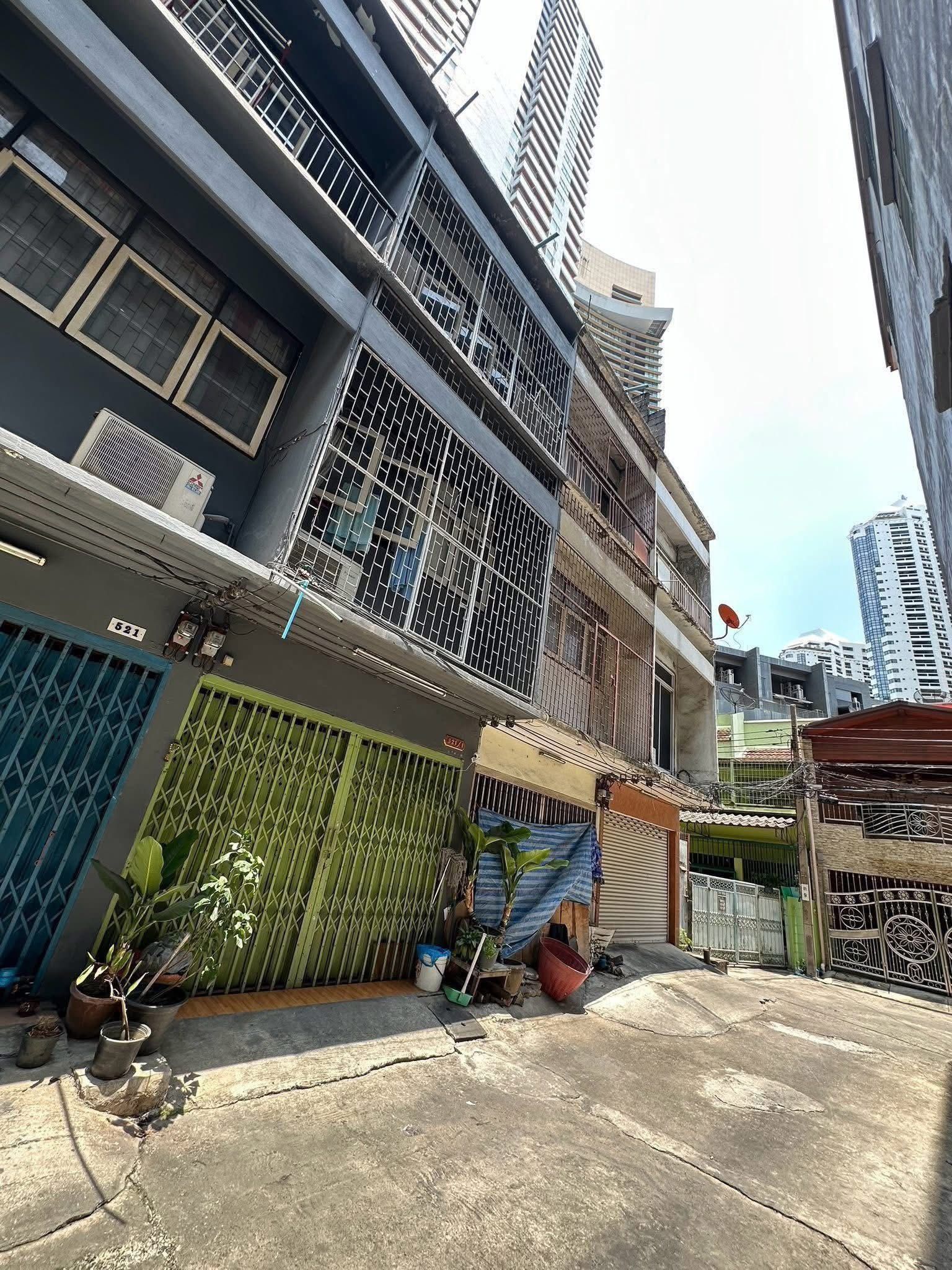 4 卧室 联排别墅 出租 在  - Image 2