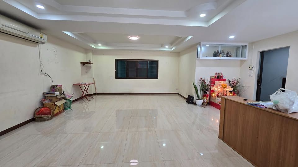 4 ห้องนอน ทาวน์เฮาส์ สำหรับเช่า ใน ห้วยขวาง, ห้วยขวาง, กรุงเทพมหานคร - Image 2