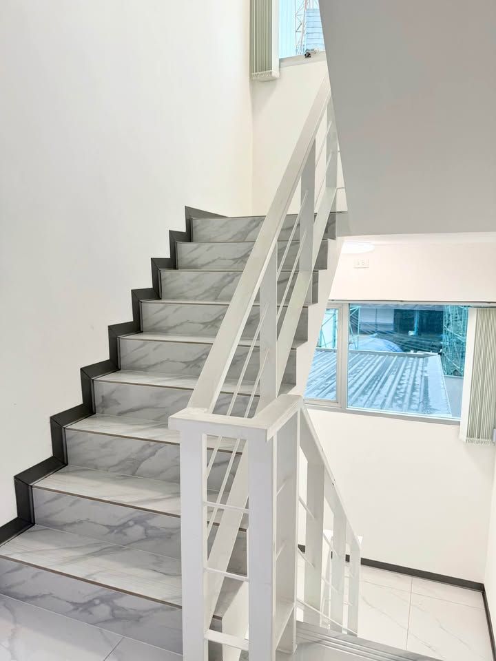 4 卧室 联排别墅 出租 在  - Image 7