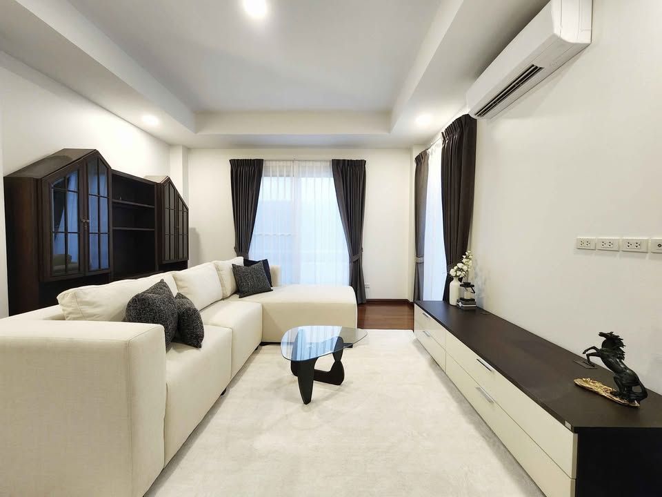 6 卧室 独立房屋 出租 在  - Image 3