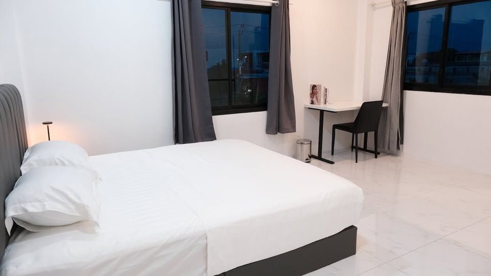 5 Bedroom House For Rent in Bang Na, Bang Na, Bangkok - Image 11