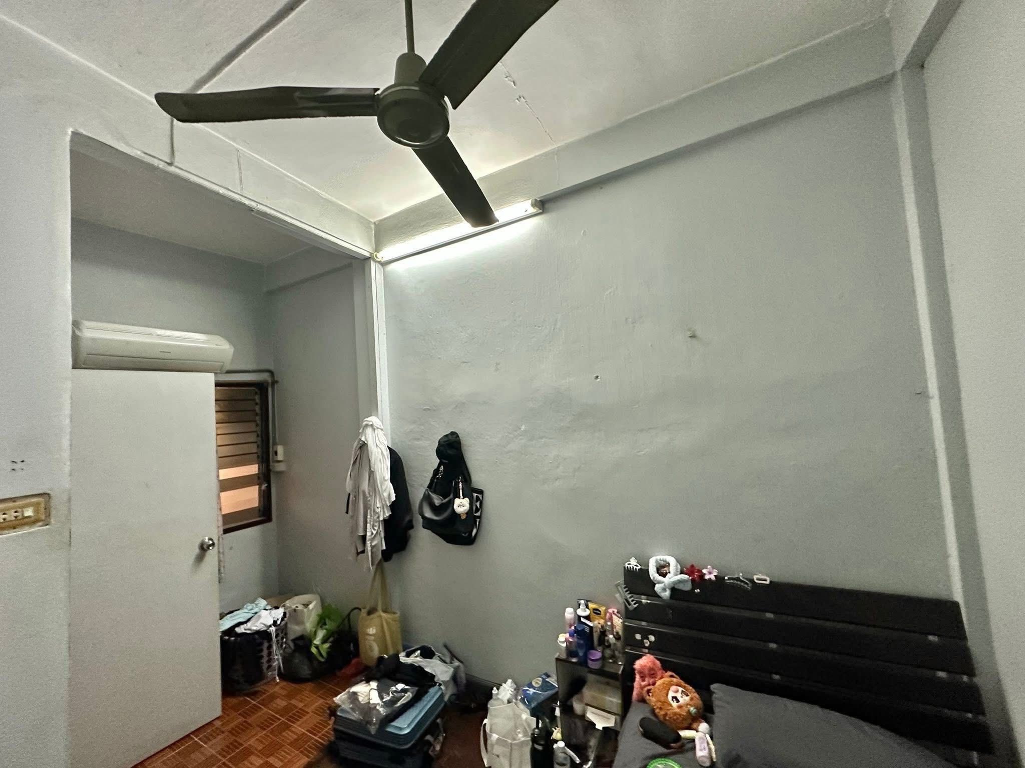 4 卧室 联排别墅 出租 在  - Image 17