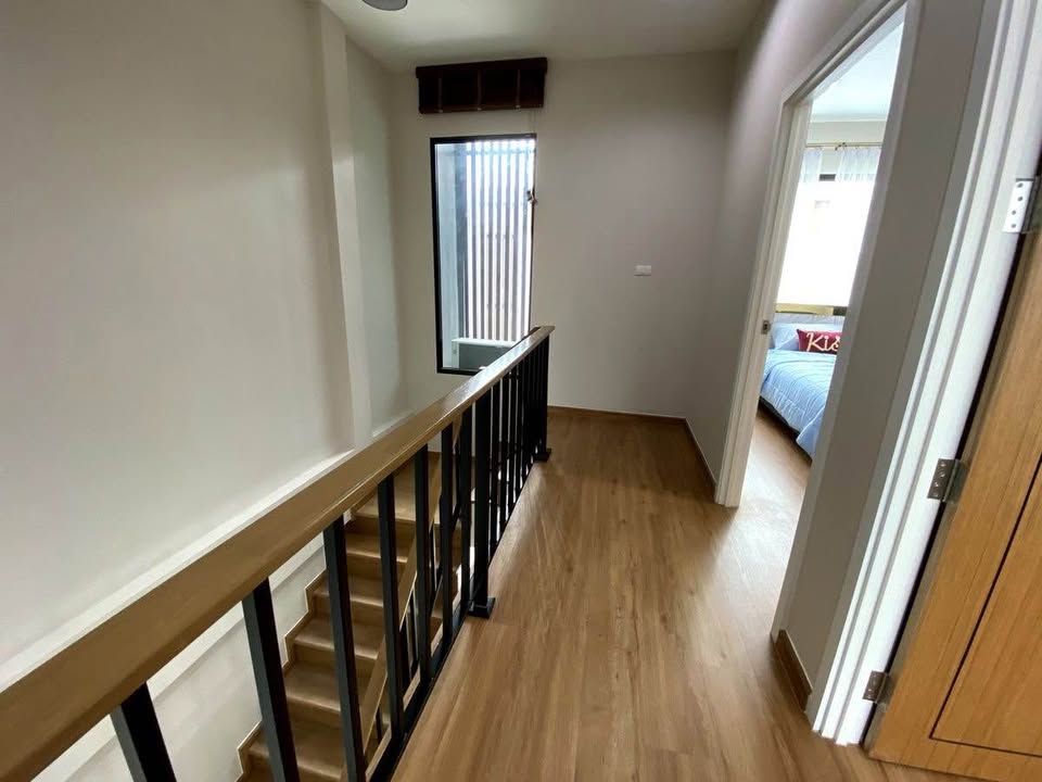 4 卧室 联排别墅 出租 在  - Image 27