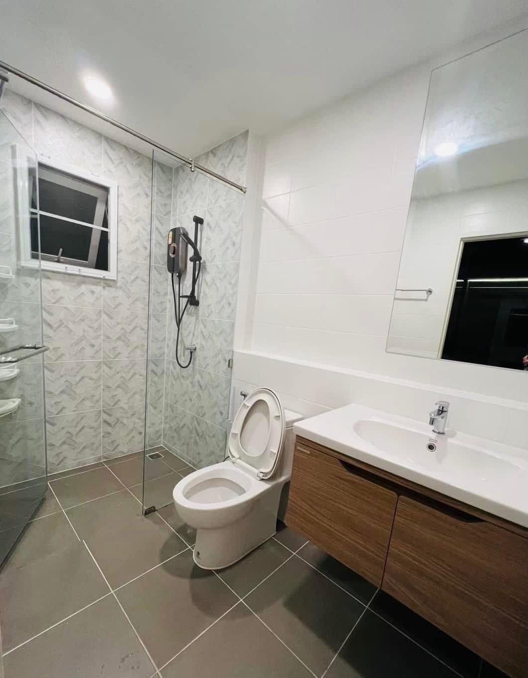 4 卧室 独立房屋 出租 在  - Image 9