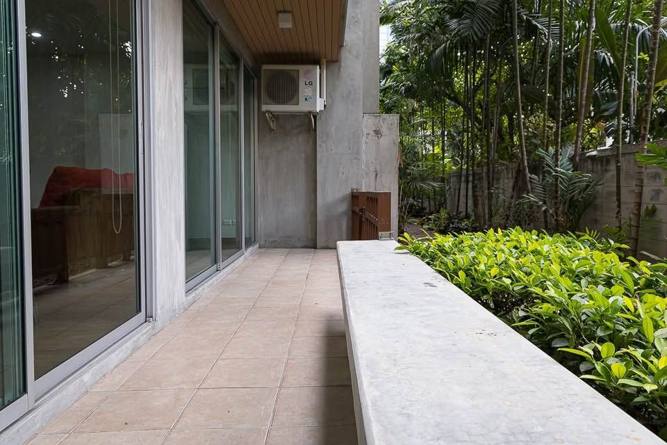 Von Napa Sukhumvit 38 - Image 9