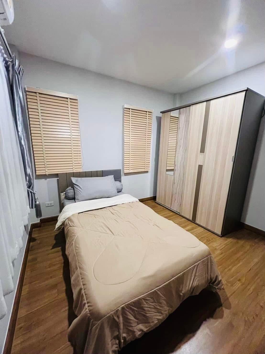 4 卧室 独立房屋 出租 在  - Image 4