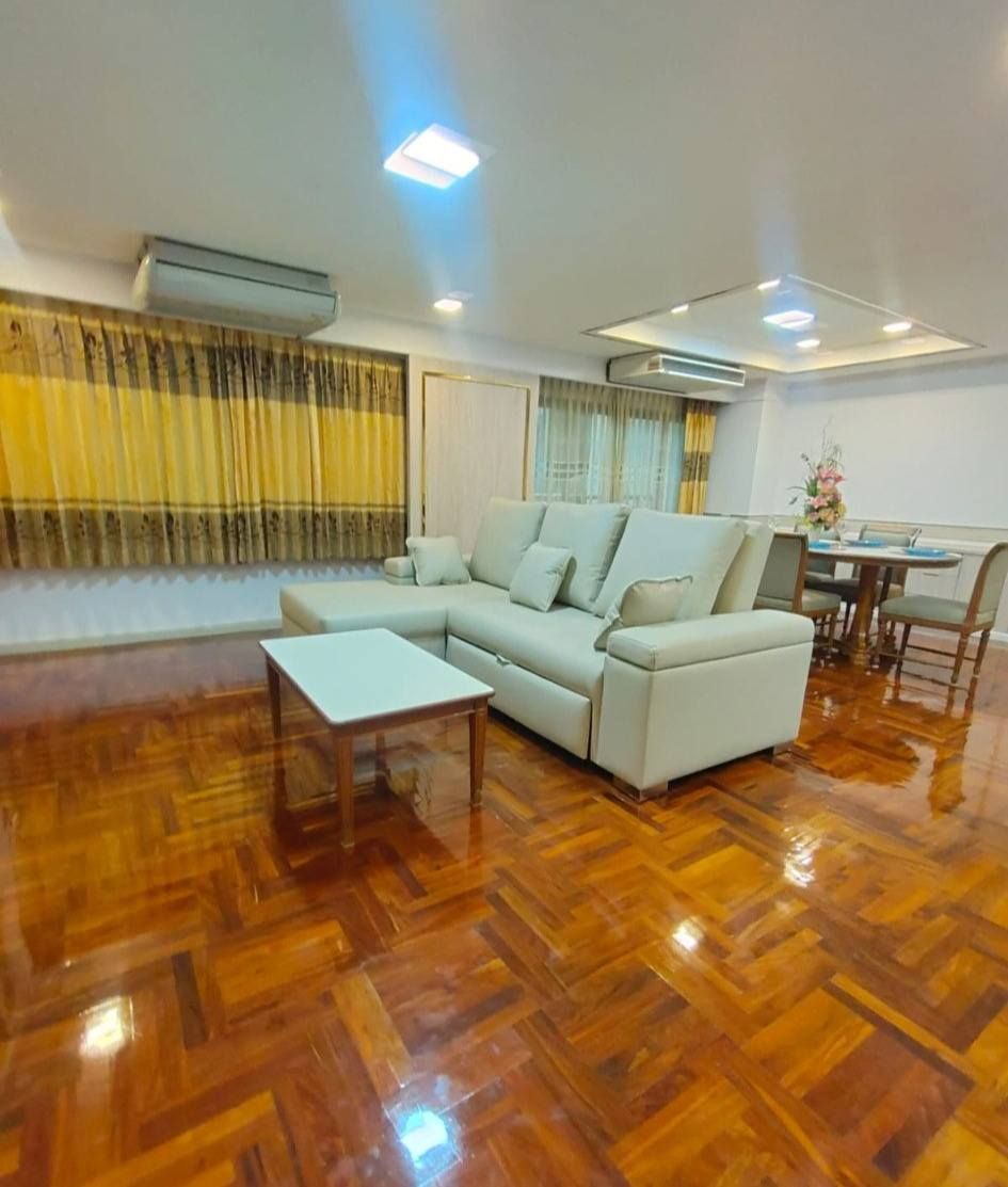 D.H.Grand Tower - Image 1