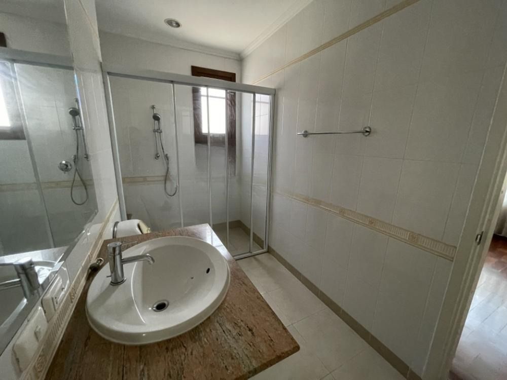 Narasiri Phatthanakan-Srinakarin - Image 9