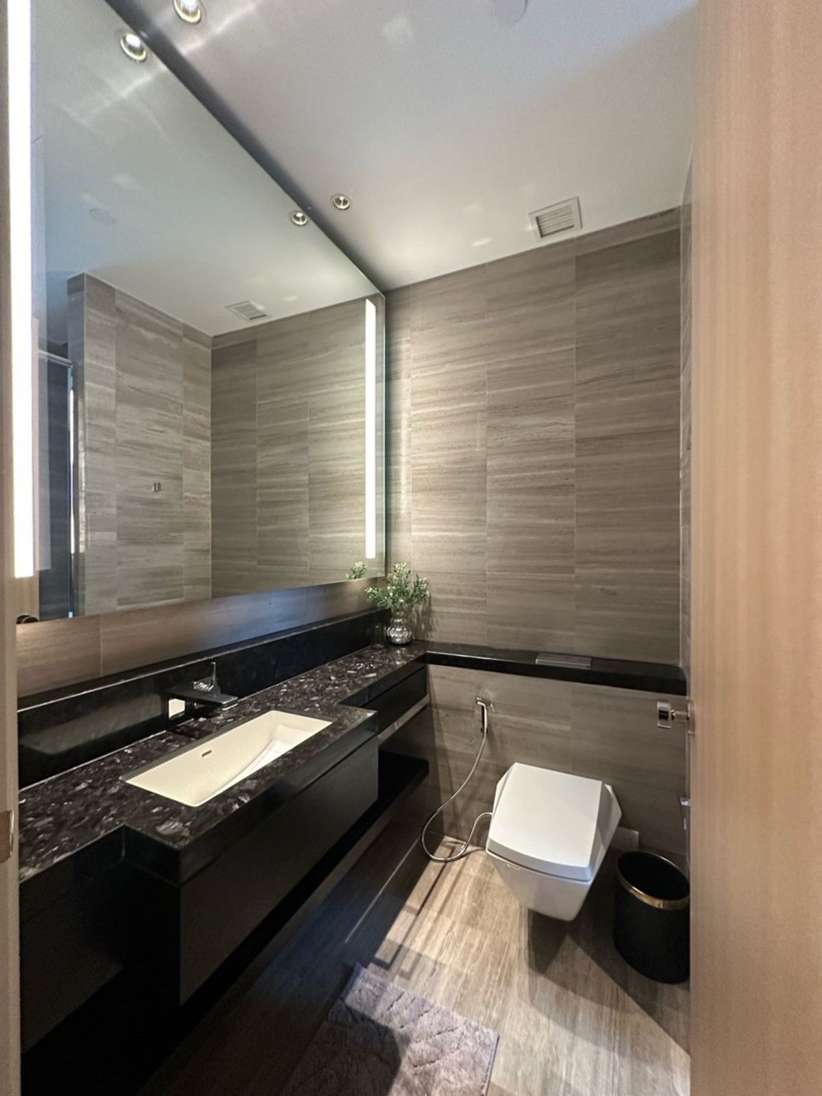 uploads/3efcf3ff-14c0-49cd-a97d-c18a86e0c28f/549ee867-2bfb-48dc-bfb3-2212ccdce55b