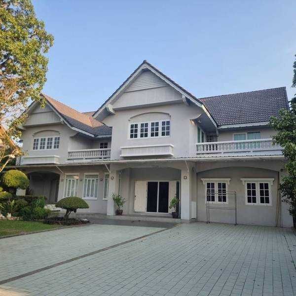 5 Bedroom House For Sale in Samrong Nuea, Mueang Samut Prakan, Samut Prakan - Image 1