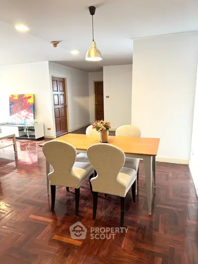 ริชมอนด์ พาเลส สุขุมวิท 43 - Image 3