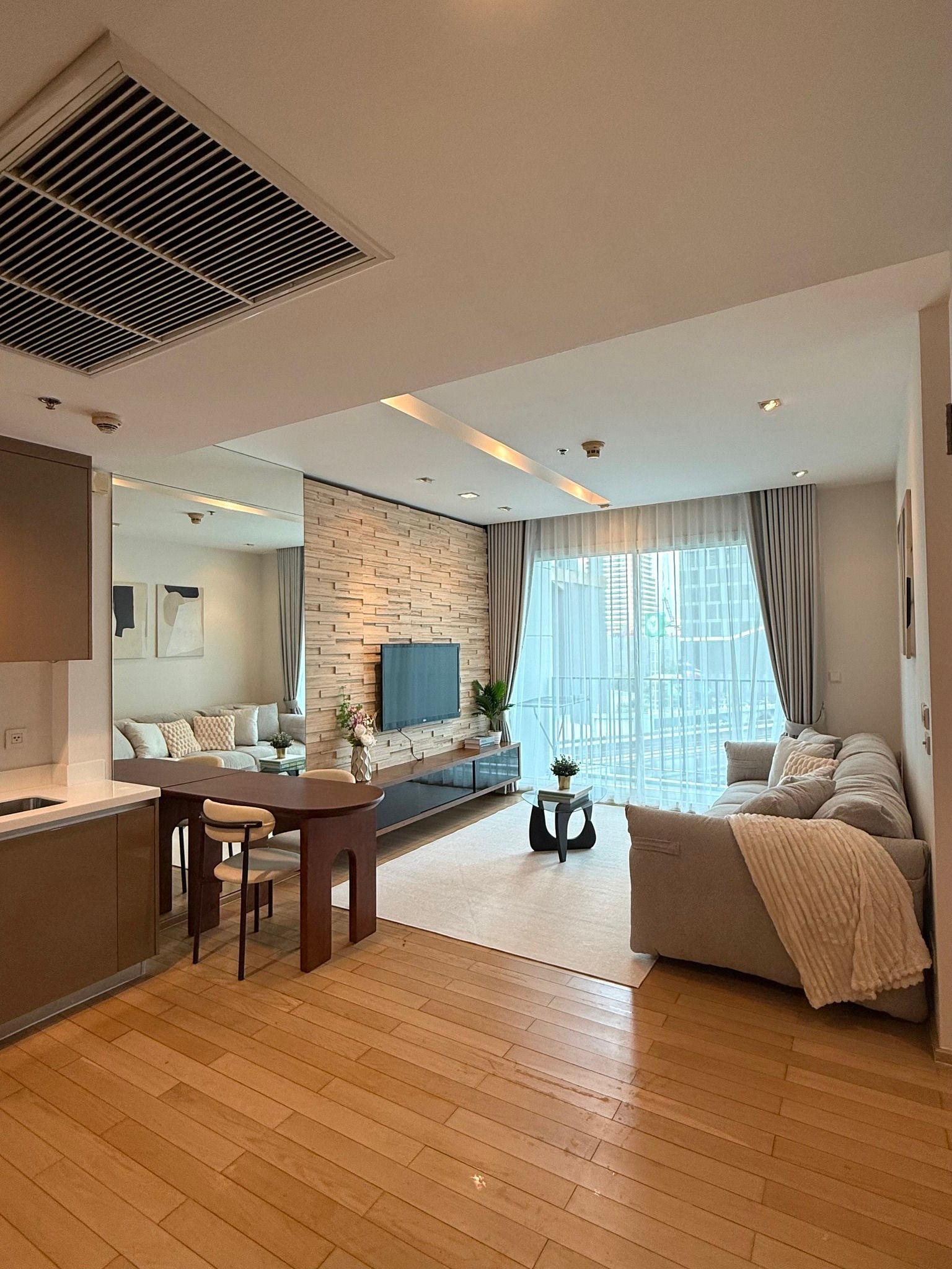 Siri at Sukhumvit - Image 1