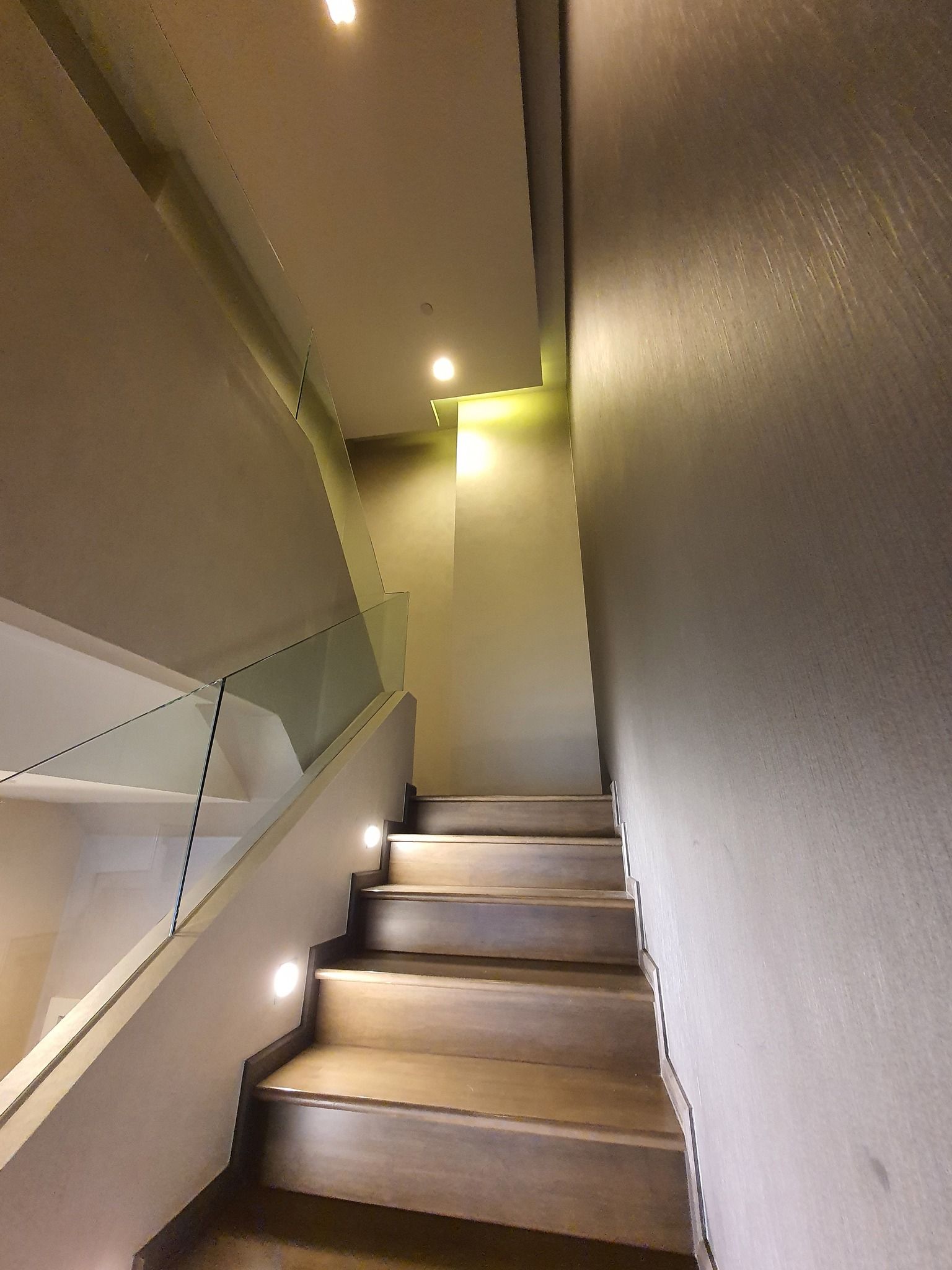 เออร์บาโน่ แอบโซลูท สาทร-ตากสิน - Image 8