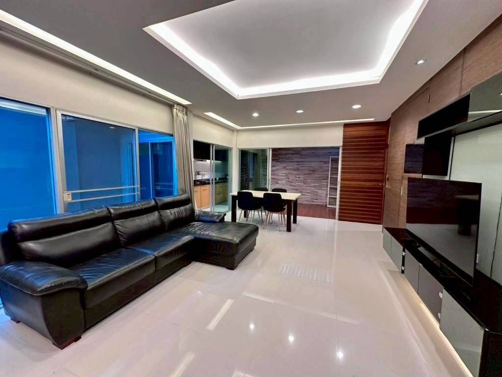 3 卧室 联排别墅 出租 在  - Image 2