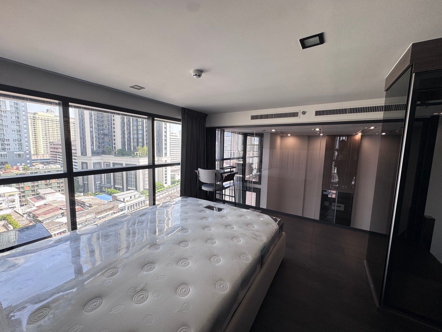 คอนเนอร์ ราชเทวี - Image 7