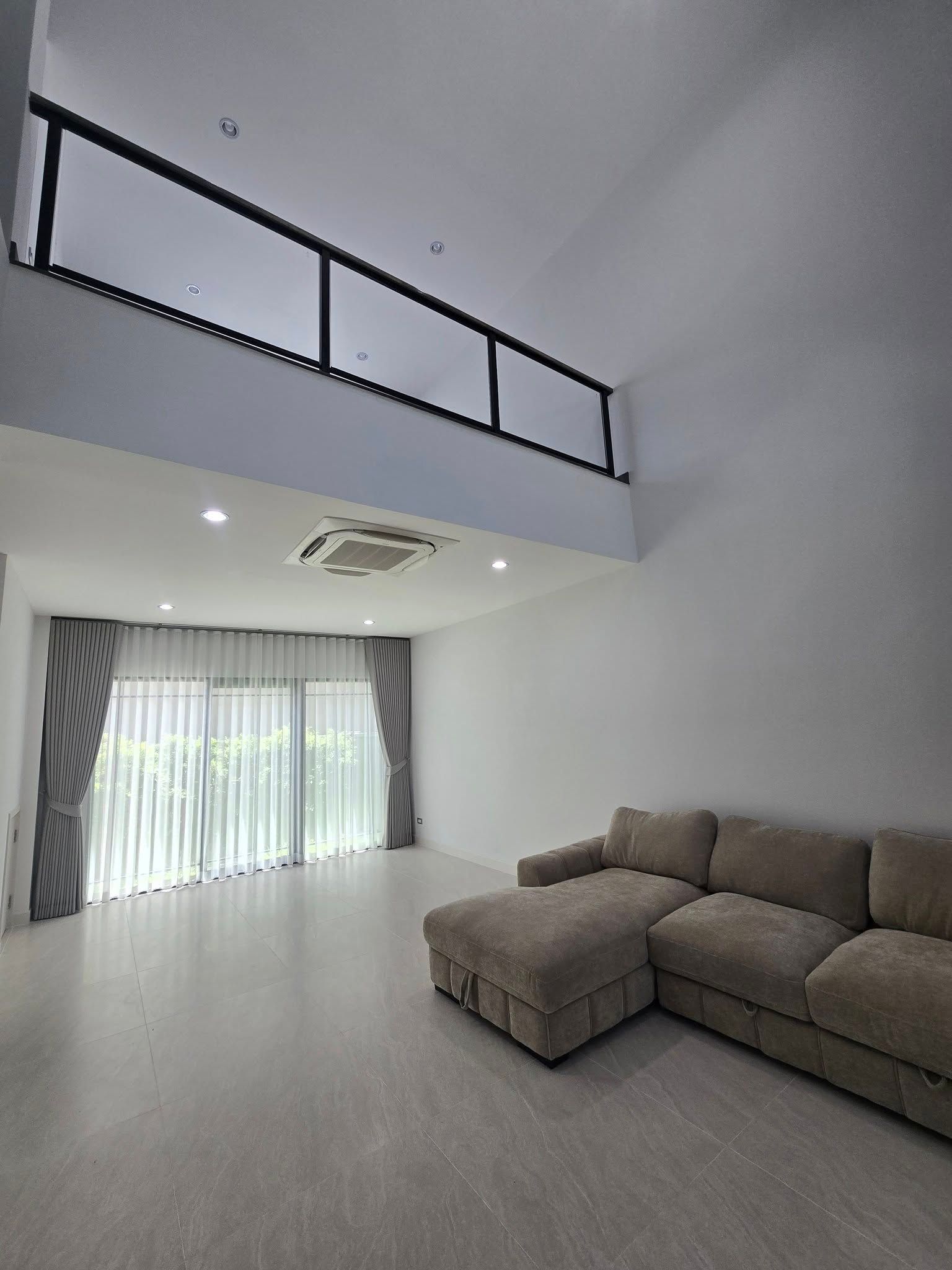 Baan Klang Muang CLASSE Sukhumvit 77 - Image 3