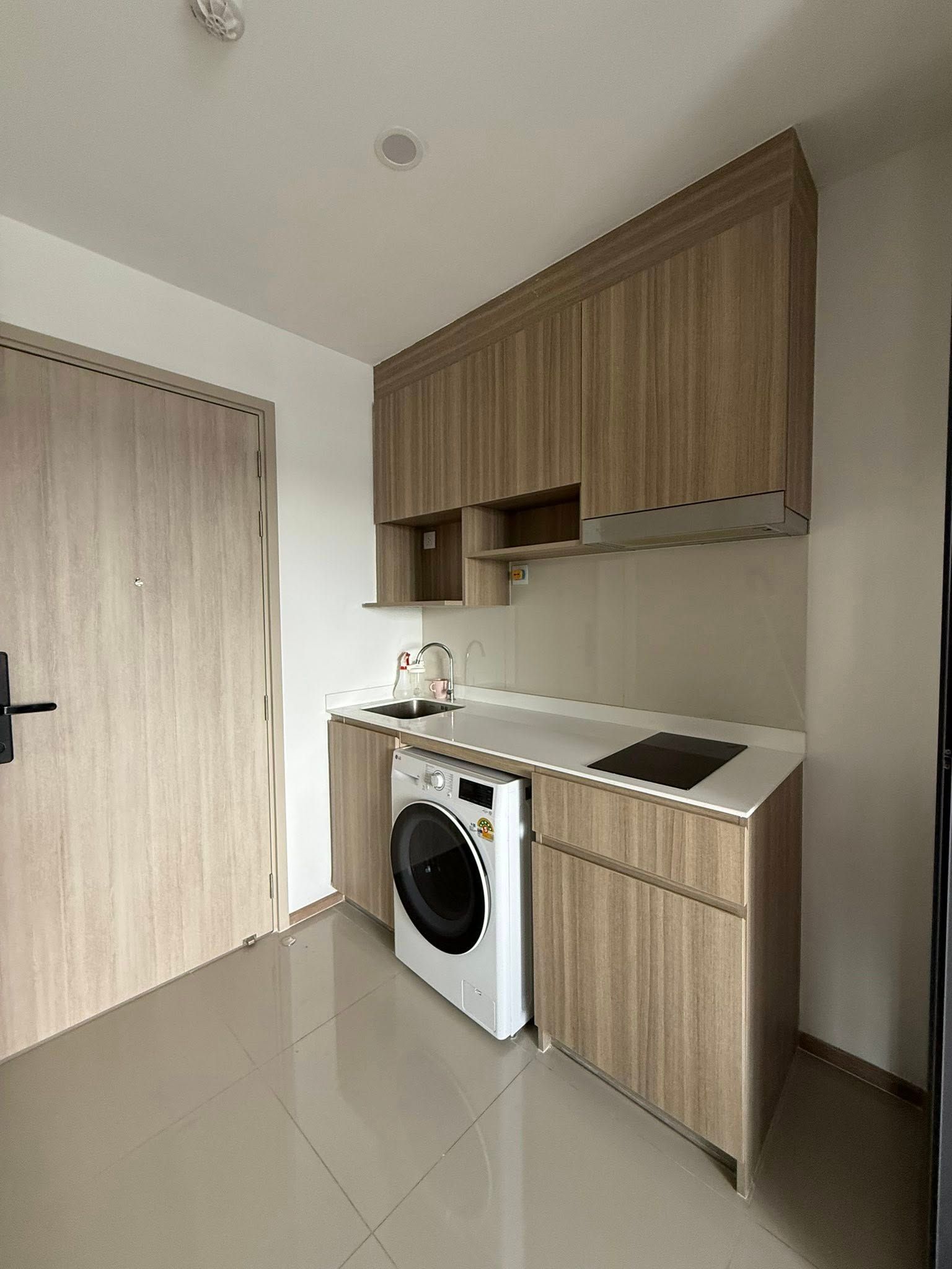 Life Rama 4 - Asoke - Image 5