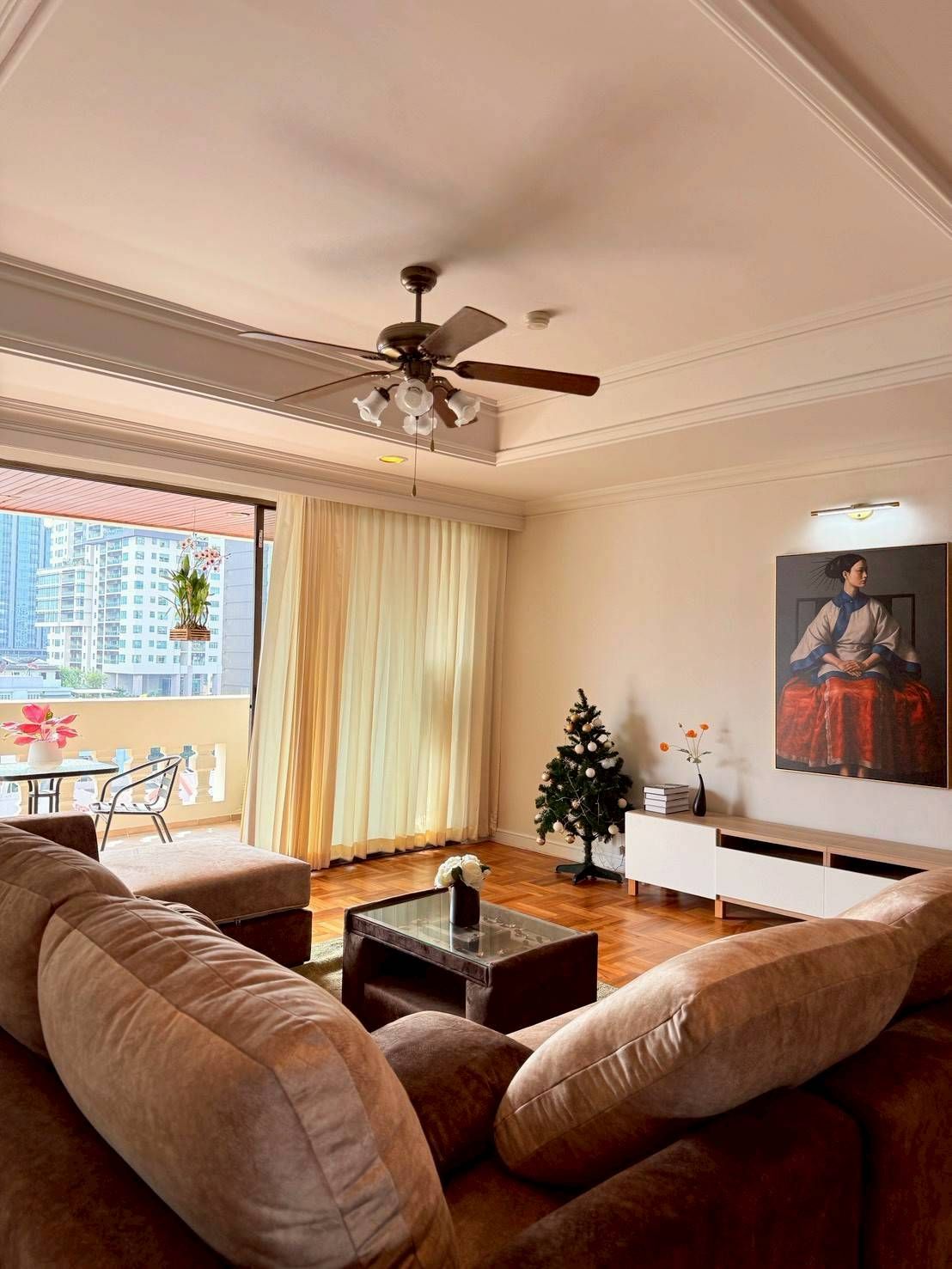 จรัญ ทาวเวอร์ - Image 1