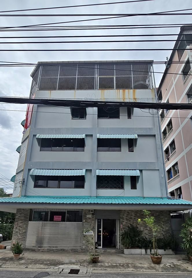 4 ห้องนอน ทาวน์เฮาส์ สำหรับเช่า ใน ห้วยขวาง, ห้วยขวาง, กรุงเทพมหานคร - Image 1