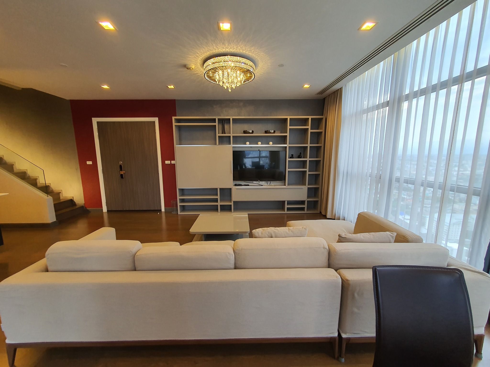 เออร์บาโน่ แอบโซลูท สาทร-ตากสิน - Image 2