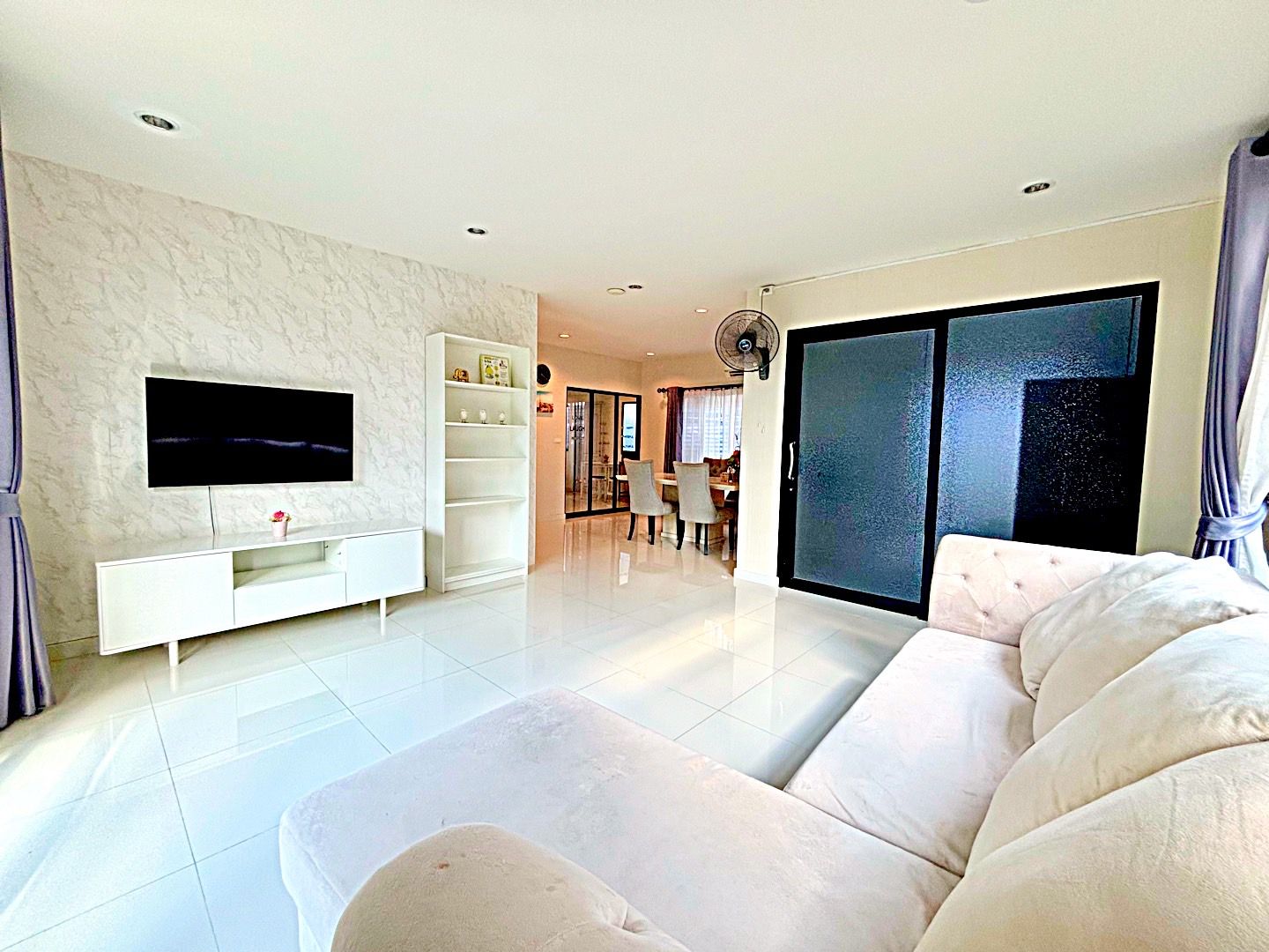 4 卧室 独立房屋 出租 在  - Image 1