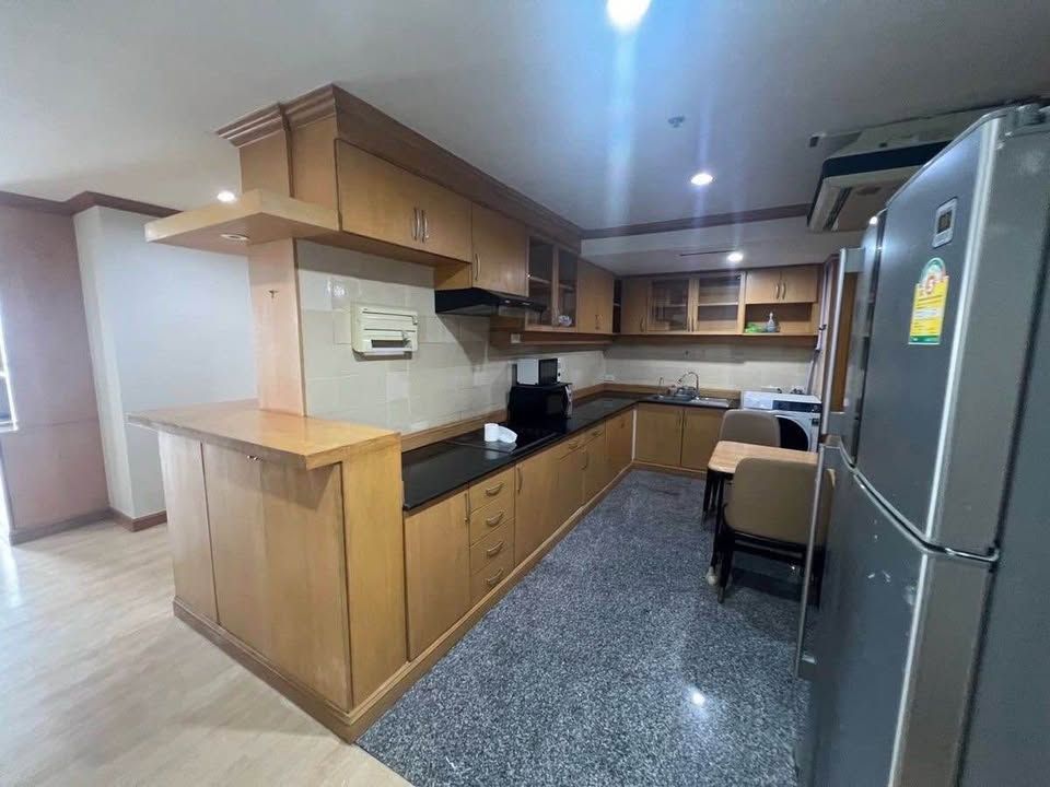 Silom Suite Condominium - Image 8