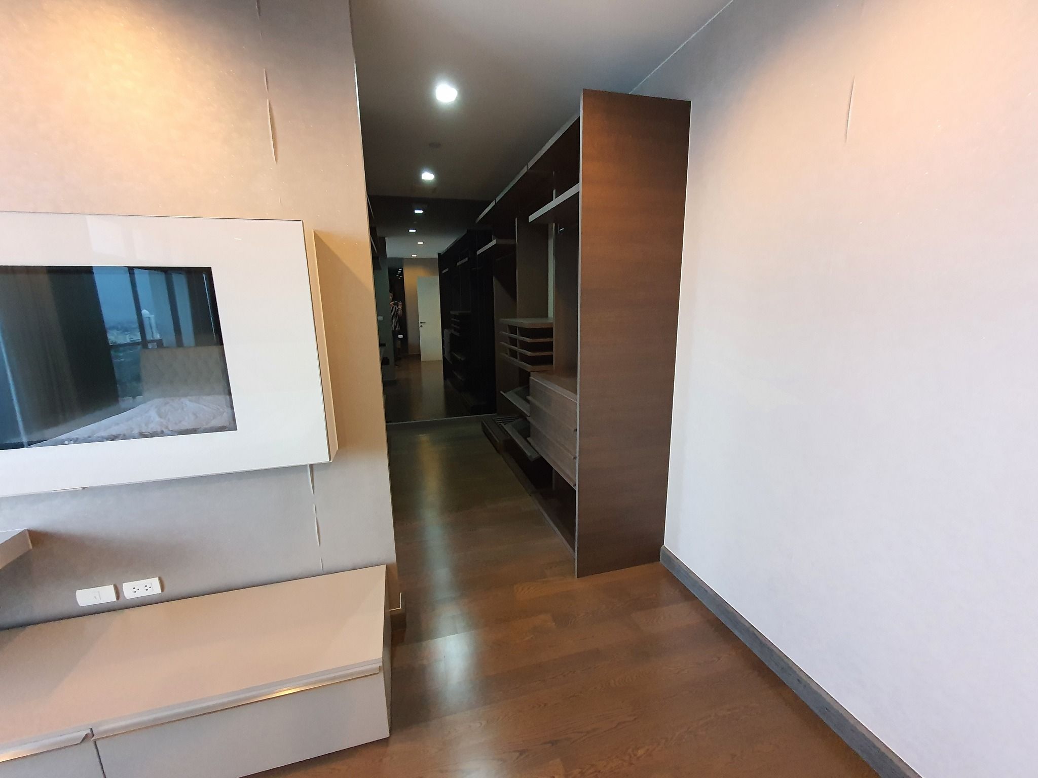 เออร์บาโน่ แอบโซลูท สาทร-ตากสิน - Image 7