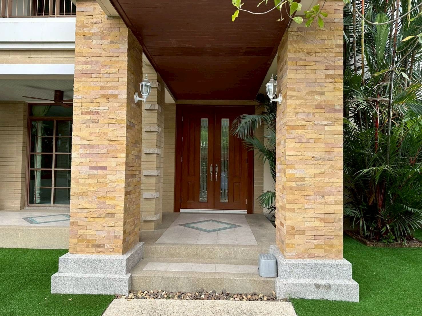 Narasiri Phatthanakan-Srinakarin - Image 5