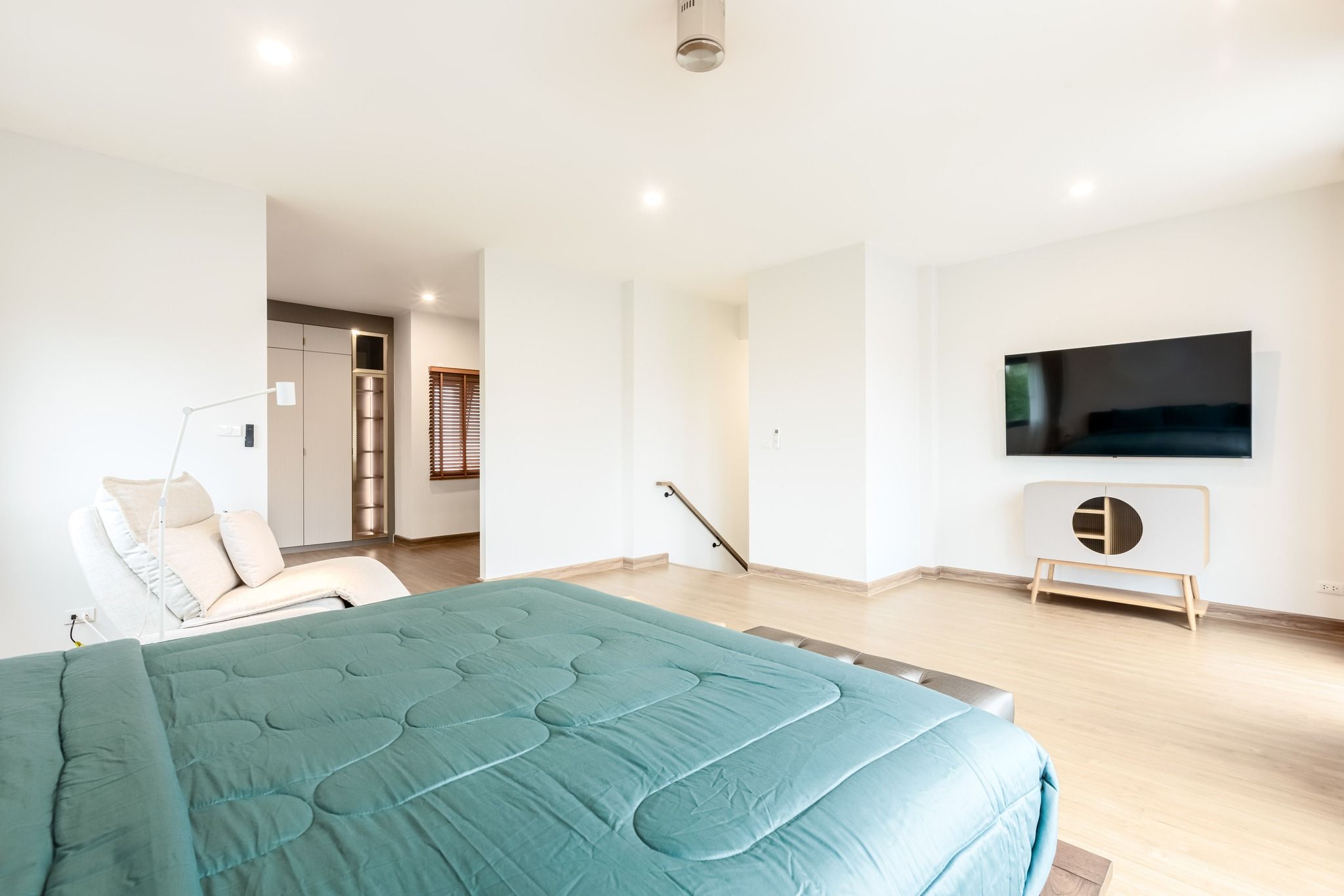 uploads/3efcf3ff-14c0-49cd-a97d-c18a86e0c28f/76b81528-efe8-4cfc-a3c8-59bd03092c87