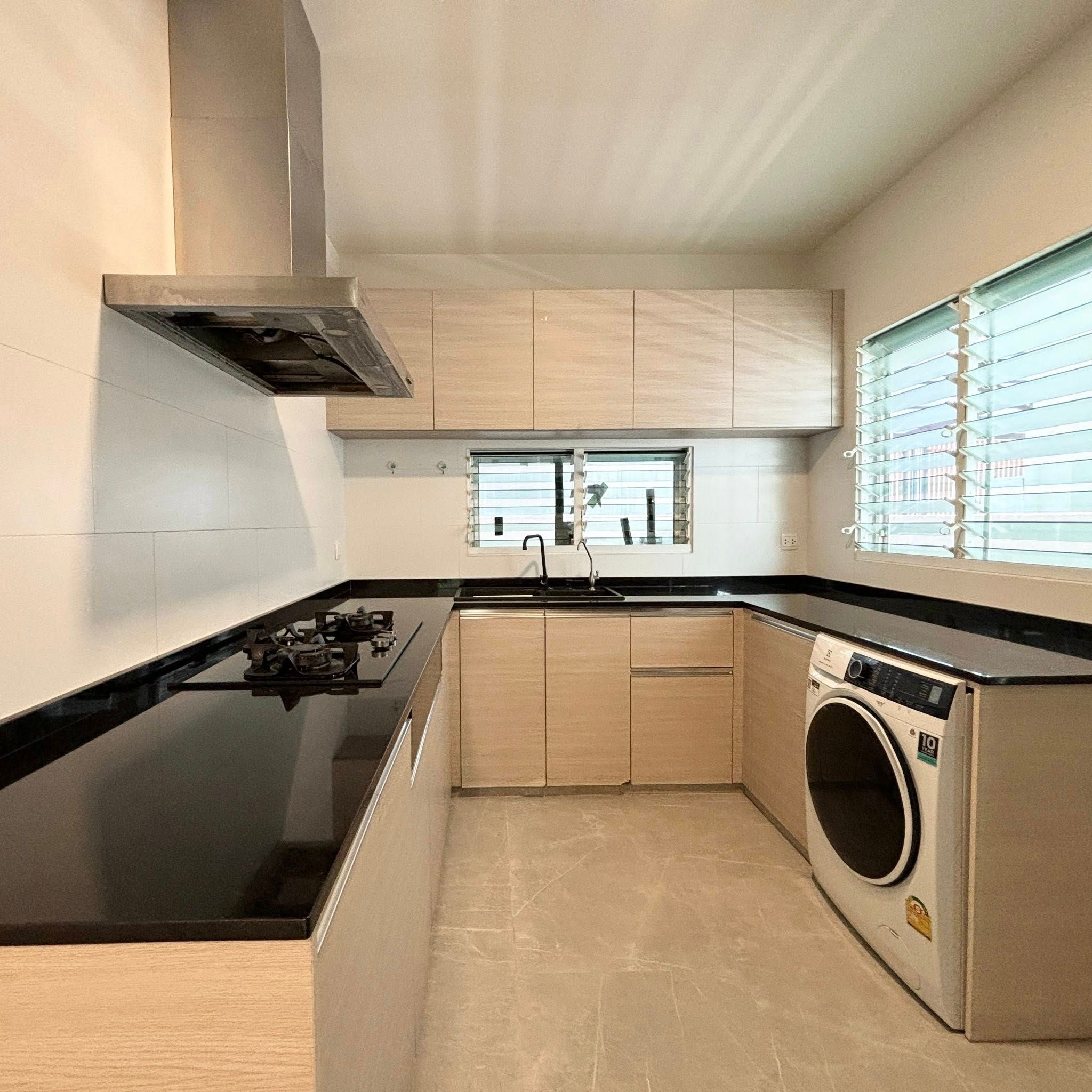 Mantana Bangna-Wongwaen - Image 6