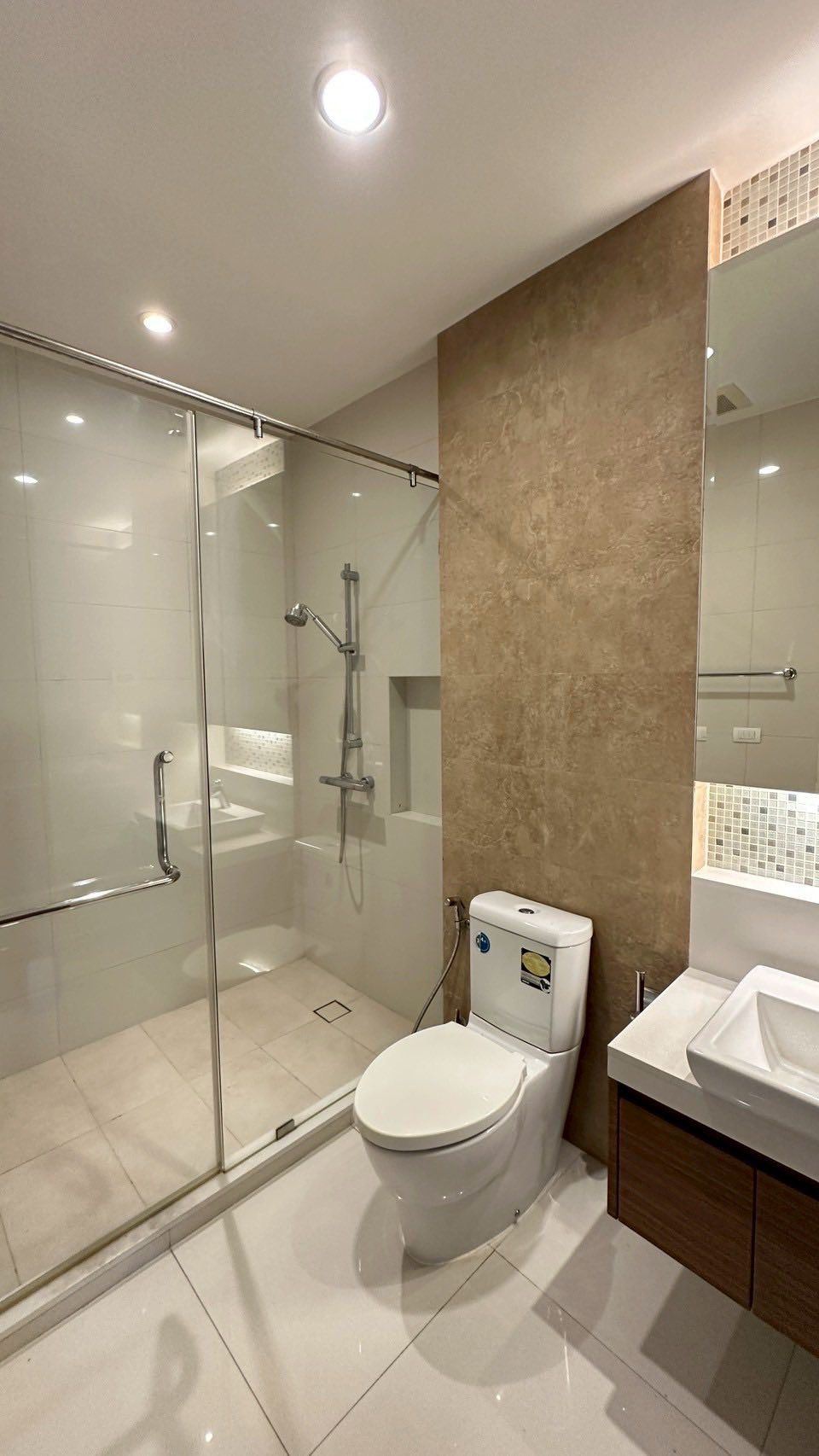 2 卧室 公寓 出租 在  - Image 10