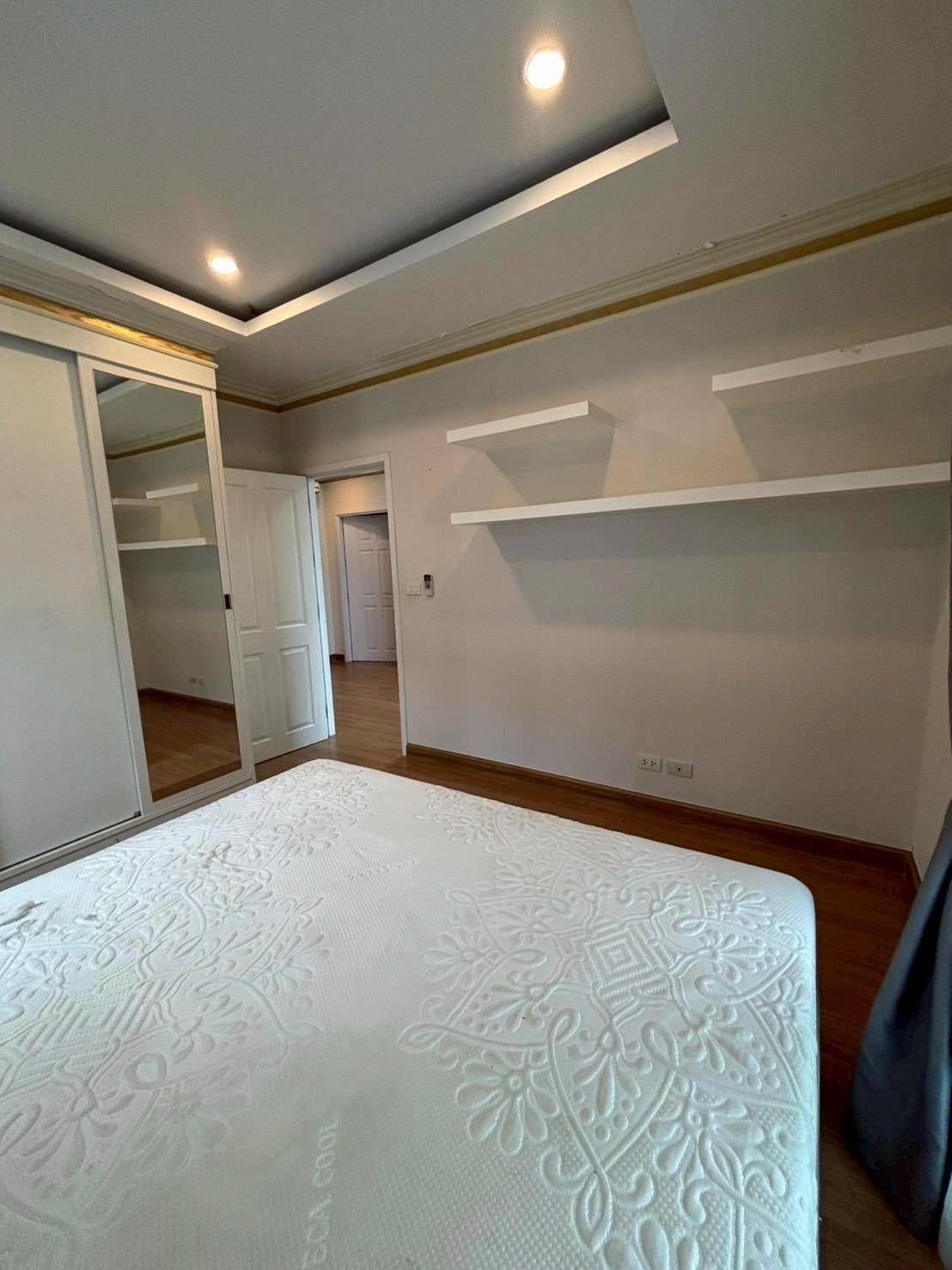 4 卧室 独立房屋 出租 在  - Image 14