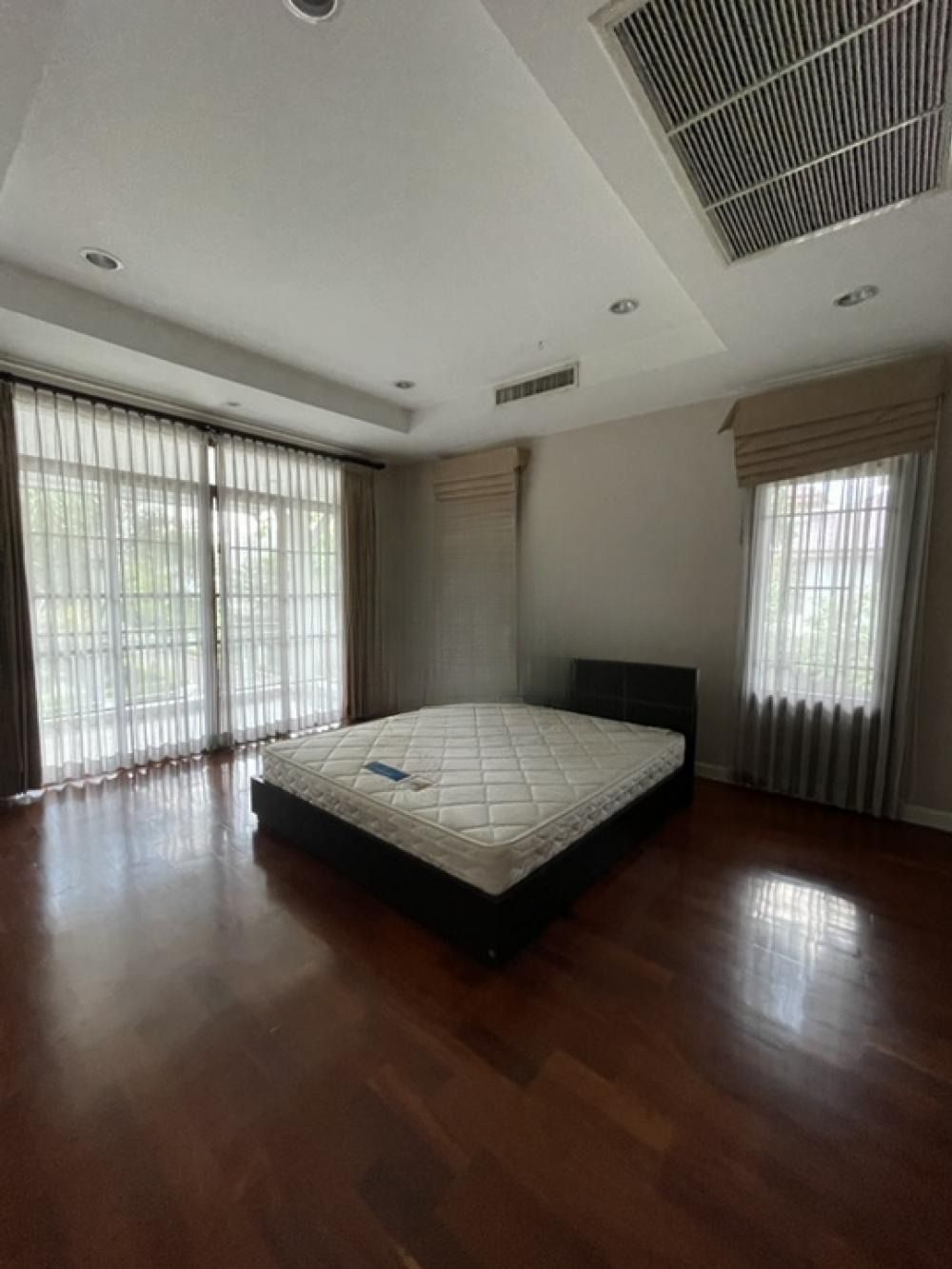 Narasiri Phatthanakan-Srinakarin - Image 6